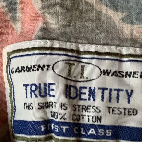 Hawaiian Shirt - Picture 3 of 6